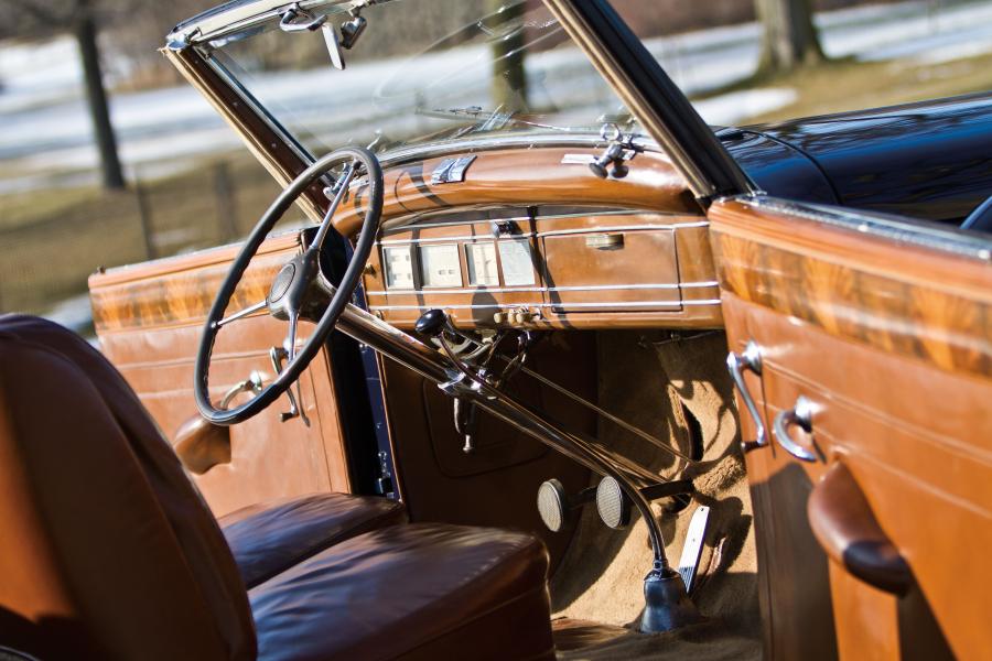  Lincoln Model K Convertible Victoria by Brunn 1939 года  (фото 16 из 34)